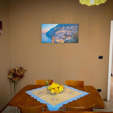 Appartamento Con Tre Camere - Zona Centrale Alessandria Luaran gambar