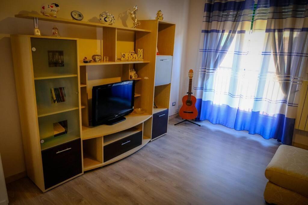 Appartamento Con Tre Camere - Zona Centrale Alessandria Luaran gambar